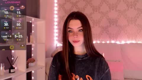 Snapshot of holymiax chatting on 10/01/25, 03:12 Mia online show from 10/01/25, 03:12