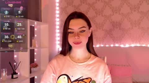 Snapshot of holymiax chatting on 10/06/25, 03:37 Mia online show from 10/06/25, 03:37