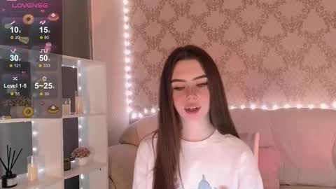 Mia online show from 11/17/25, 03:23