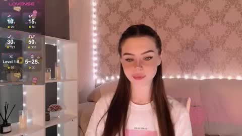 Mia online show from 12/02/25, 03:34