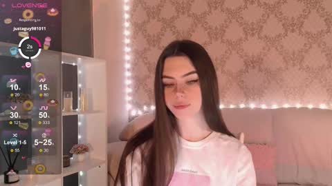 Mia online show from 12/21/25, 03:24