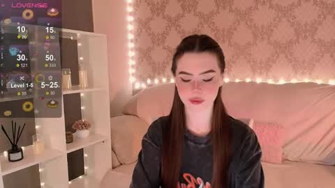 Mia online show from 04/18/26, 03:32