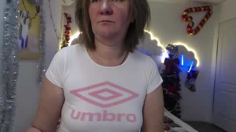 Snapshot of holymilfa chatting on 12/20/24, 11:10 holymilfa online show from 12/20/24, 11:10