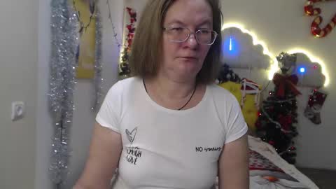 Snapshot of holymilfa chatting on 12/29/24, 07:28 holymilfa online show from 12/29/24, 07:28