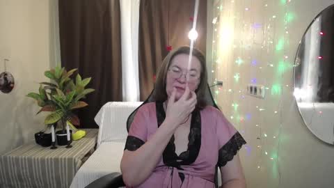 Snapshot of holymilfa chatting on 02/01/25, 10:37 holymilfa online show from 02/01/25, 10:37