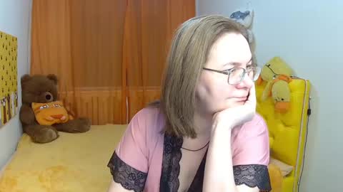 Snapshot of holymilfa chatting on 02/01/25, 02:02 holymilfa online show from 02/01/25, 02:02