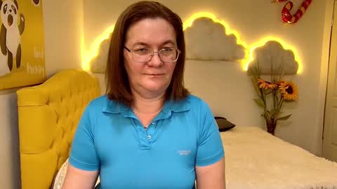 Snapshot of holymilfa chatting on 02/02/25, 02:02 holymilfa online show from 02/02/25, 02:02