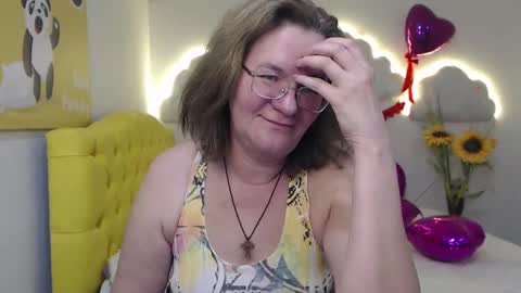 Snapshot of holymilfa chatting on 02/14/25, 05:03 holymilfa online show from 02/14/25, 05:03