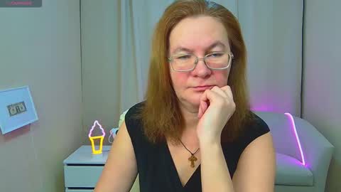 Snapshot of holymilfa chatting on 02/01/26, 04:44 holymilfa online show from 02/01/26, 04:44