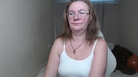 Snapshot of holymilfa chatting on 02/20/26, 01:22 holymilfa online show from 02/20/26, 01:22