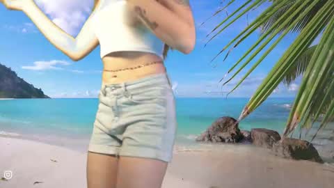 honeeeey_ online show from 10/15/25, 11:05