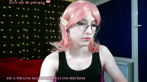 Snapshot of honelin chatting on 01/29/25, 05:35 Honelints boyblonde hair AsterMIntfemboybrown hair online show from 01/29/25, 05:35