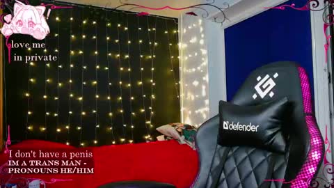 Snapshot of honelin chatting on 03/08/25, 05:33 Honelints boyblonde hair AsterMIntfemboybrown hair online show from 03/08/25, 05:33