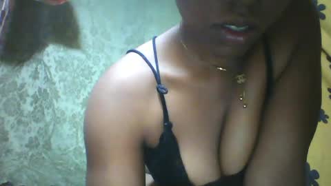 Snapshot of honeria98 chatting on 07/01/26, 07:54 honeria98 online show from 07/01/26, 07:54