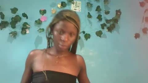 Queen online show from 09/30/25, 08:08