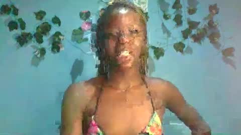 Queen online show from 10/17/25, 10:45