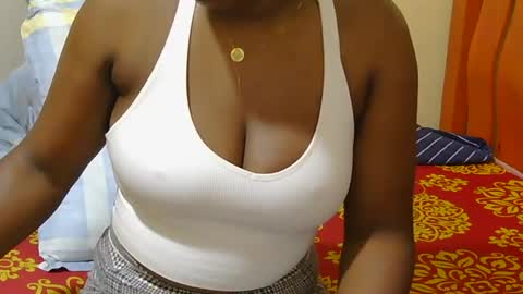 Snapshot of honey_caddy chatting on 06/17/26, 01:52 honey_caddy online show from 06/17/26, 01:52
