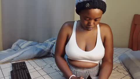 Snapshot of honey_caddy chatting on 06/27/26, 02:49 honey_caddy online show from 06/27/26, 02:49