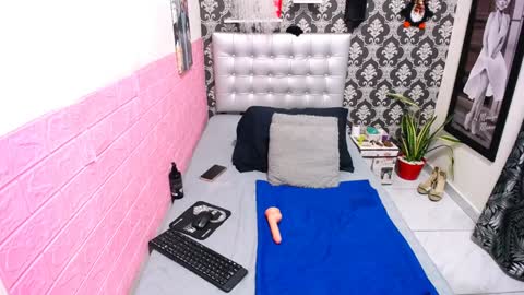 honey_channe online show from 12/19/24, 06:45