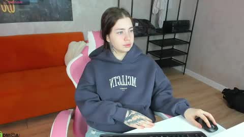 Honey online show from 04/19/26, 03:50