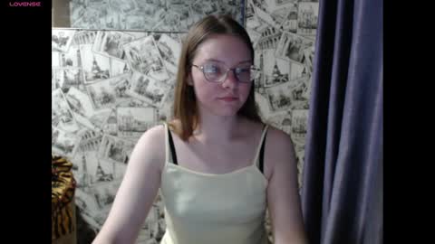 Lina online show from 12/26/24, 12:38
