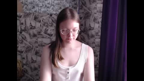 Lina online show from 03/10/25, 12:04