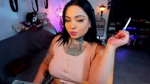Snapshot of honey_mooon chatting on 07/22/26, 06:43 Maria online show from 07/22/26, 06:43