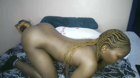 honey_nubia0 online show from 02/15/26, 06:59