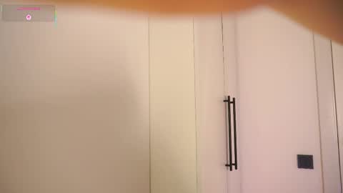 Snapshot of honey_pixie chatting on 09/20/25, 04:19 honey_pixie online show from 09/20/25, 04:19