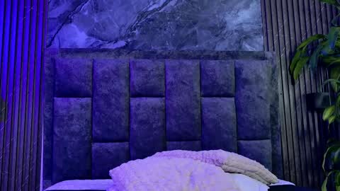 honey_sunn_ online show from 10/07/25, 04:04