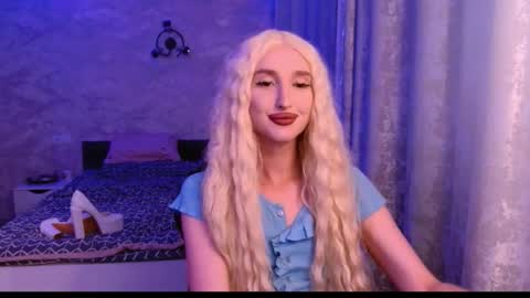 honey_sunset online show from 09/21/25, 05:47