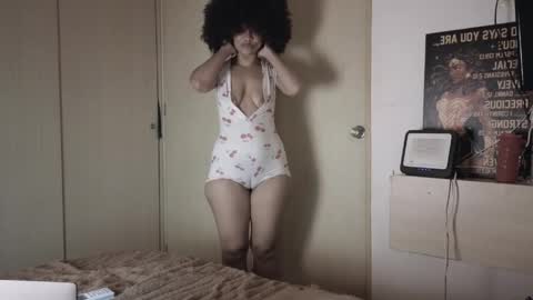 Honey-Sweett online show from 04/18/26, 09:46