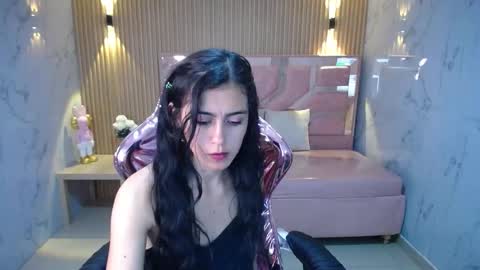 Snapshot of honey_torres_sub chatting on 12/29/24, 11:29 HONEY online show from 12/29/24, 11:29