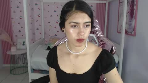 Snapshot of honey_torres_sub chatting on 01/07/25, 12:52 HONEY online show from 01/07/25, 12:52
