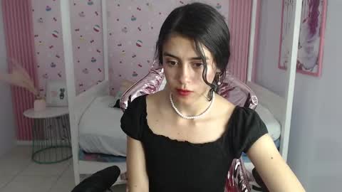 Snapshot of honey_torres_sub chatting on 01/07/25, 06:56 HONEY online show from 01/07/25, 06:56