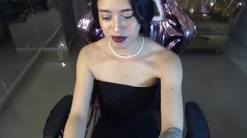 Snapshot of honey_torres_sub chatting on 02/12/25, 01:27 HONEY online show from 02/12/25, 01:27