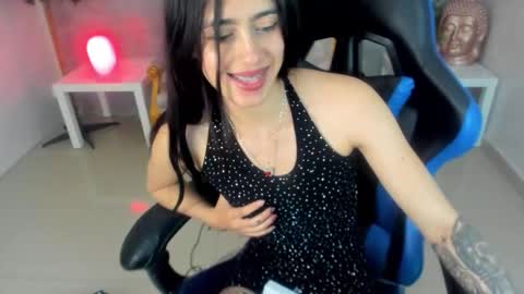 Snapshot of honey_torres_sub chatting on 10/14/25, 01:50 HONEY online show from 10/14/25, 01:50