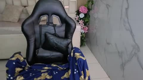 HONEY  online show from 04/22/26, 03:24