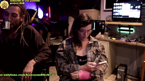 Honey and Bear online show from 12/15/24, 04:07