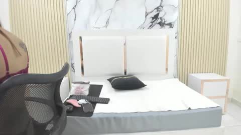 honeyangelh online show from 02/26/26, 11:42