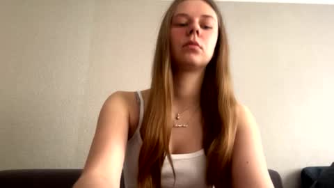 Klara online show from 05/15/26, 09:27