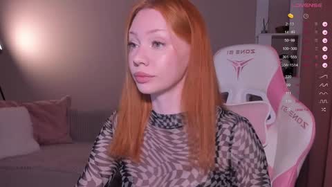Snapshot of honeyautumn chatting on 05/07/26, 12:38 honeyautumn online show from 05/07/26, 12:38