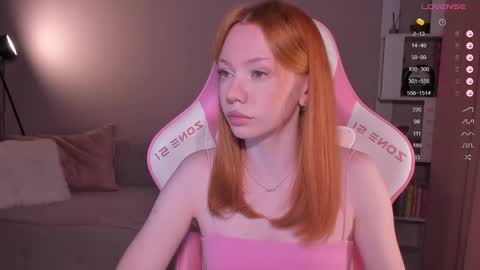 Snapshot of honeyautumn chatting on 05/19/26, 01:22 honeyautumn online show from 05/19/26, 01:22