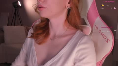 Snapshot of honeyautumn chatting on 05/28/26, 12:30 honeyautumn online show from 05/28/26, 12:30