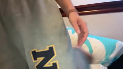 honeybun_z online show from 10/07/25, 10:51