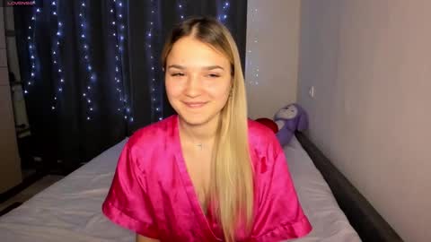 HoneyBunny  online show from 03/27/26, 08:30