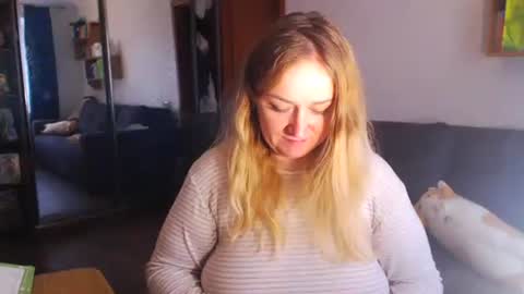 Snapshot of honeydewmolly chatting on 11/27/25, 11:34 HoneydewMolly online show from 11/27/25, 11:34