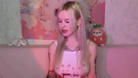 Lisa online show from 12/23/25, 03:59