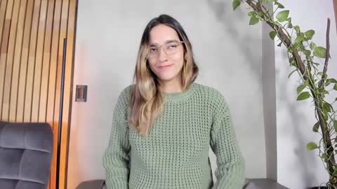 Sofia independent model online show from 12/26/24, 11:32