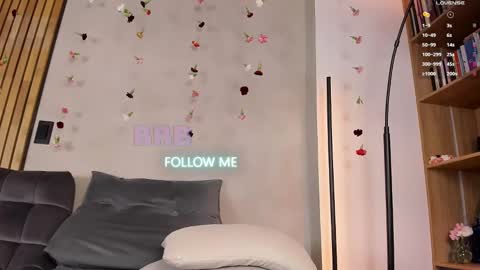 Sofia independent model online show from 02/15/25, 11:28